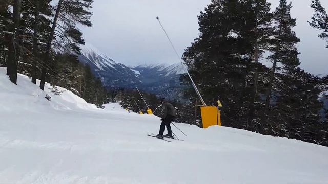 Архыз после снегопадов. Первая проба горных лыж