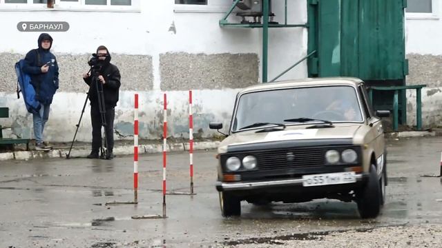 В честь дня автомобилиста АлтГТУ организовал традиционные соревнования по фигурному вождению