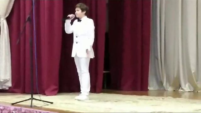 Стих про маму  Галина Купина "Когда снежинки" в исполнение Льва Крыжного благотворительный концерт