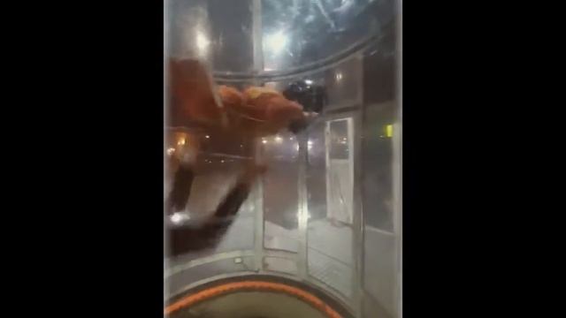 Первый полёт. Ваня - 1,5 года.