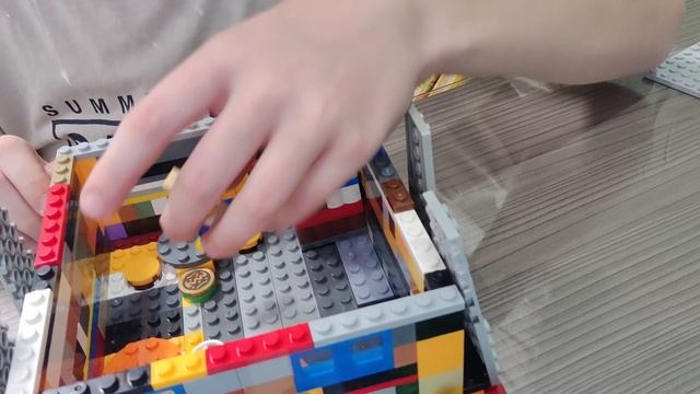 бедная жизнь против богатой жизни из LEGO