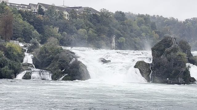 Рейнский водопад в Швейцарии