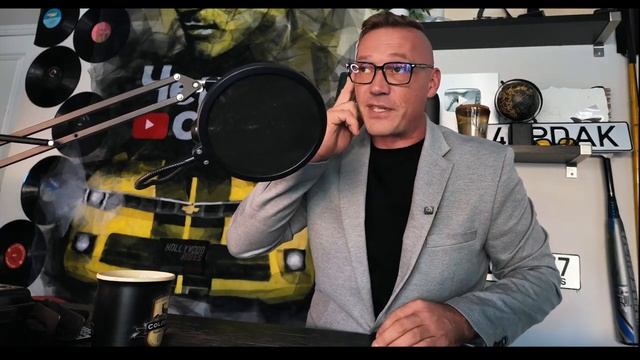 ПОДАРИЛИ ТАЧКУ ДЕВОЧКЕ КУРЬЕРУ! Она в шоке от такого сюрприза!