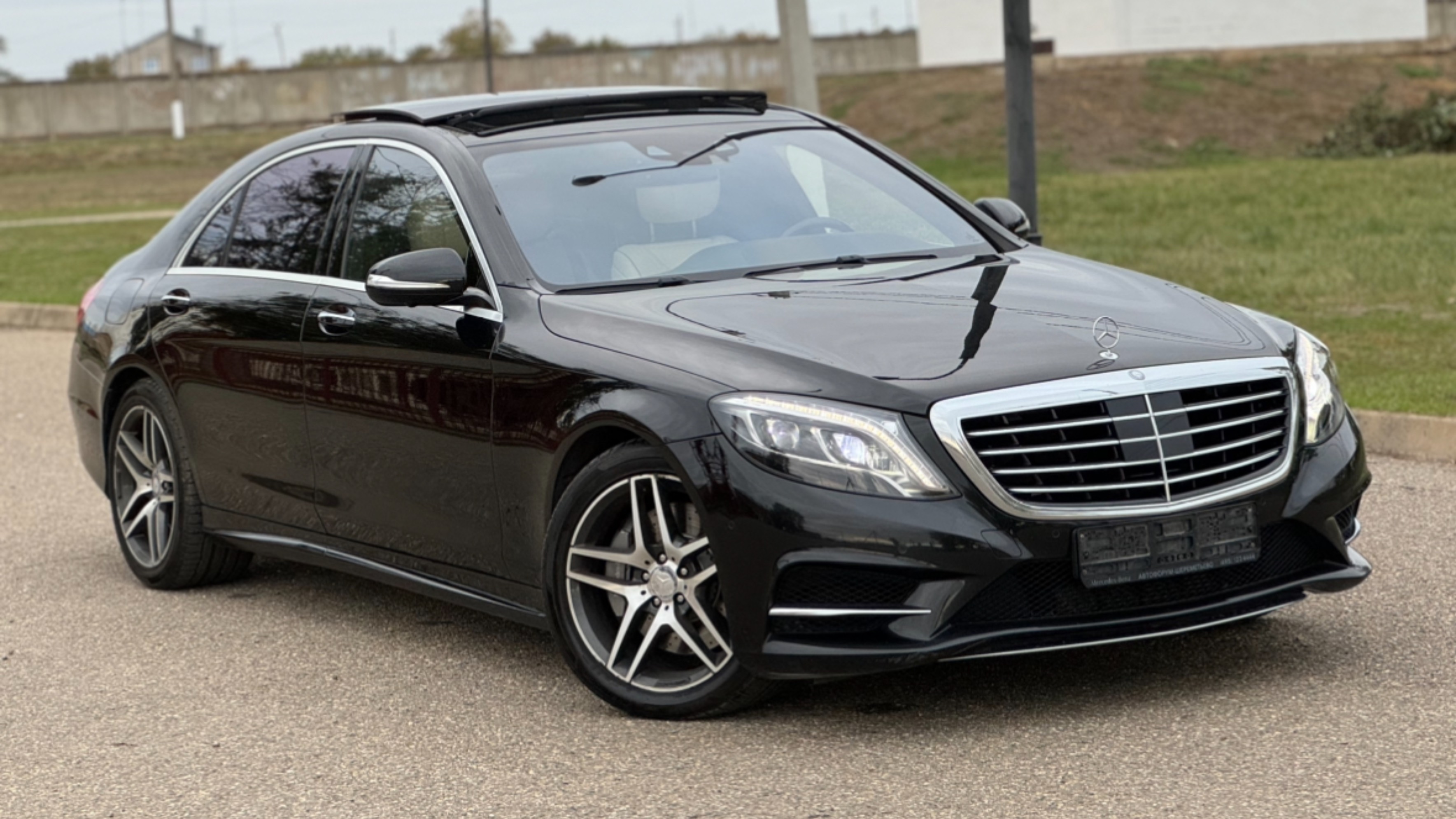 Mercedes-Benz S500 2014 год! 1 Хозяин! Авто В ЗАВОДСКОМ ОКРАСЕ! Максимальная комплектация !