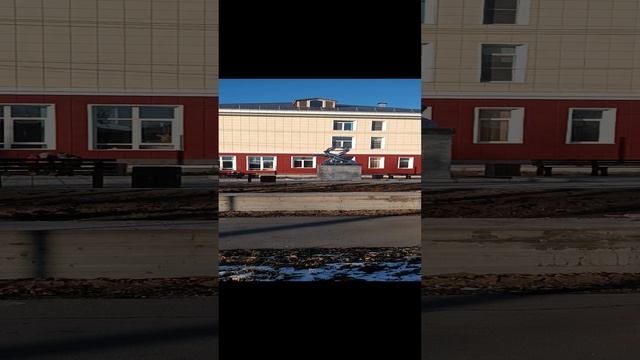 Танцующая пара.
