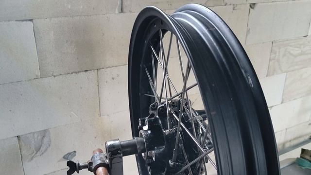 Правка и протяжка спиц на колесах Triumph Tiger 1200
