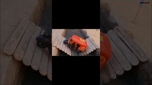 строим дом мини игрушечной техникой
