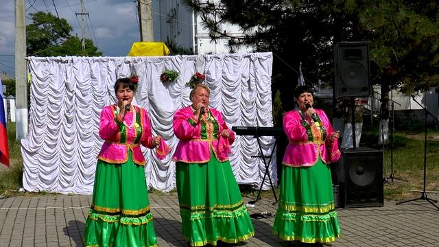 Казачий Ансамбль народной песни  "Лазоревый цветок" поздравляем с 18-летием в казачестве!