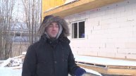 Установка нестандартных окон зимой. Скандинавский барн-хаус для круглогодичного проживания