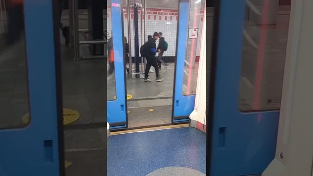 Отправление поезда "Москва" со станции "Рязанский проспект"
