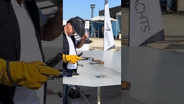 Закладка 9 корпуса стальной моторной яхты модели 14.99