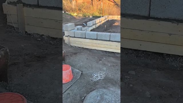 кладка керамблока , баня своими руками.mp4