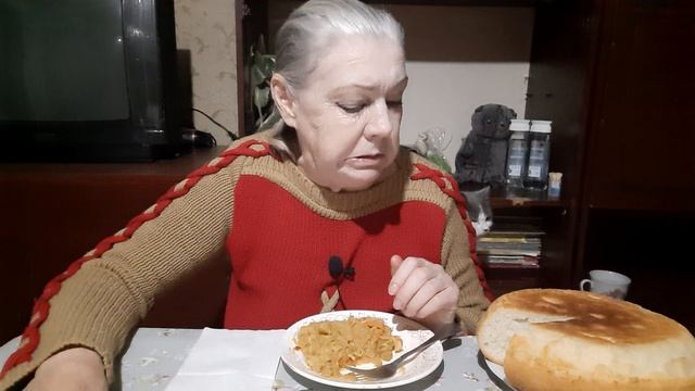мукбанг тушёная капуста😋👌💥 и хлеб домашний 🍞👍