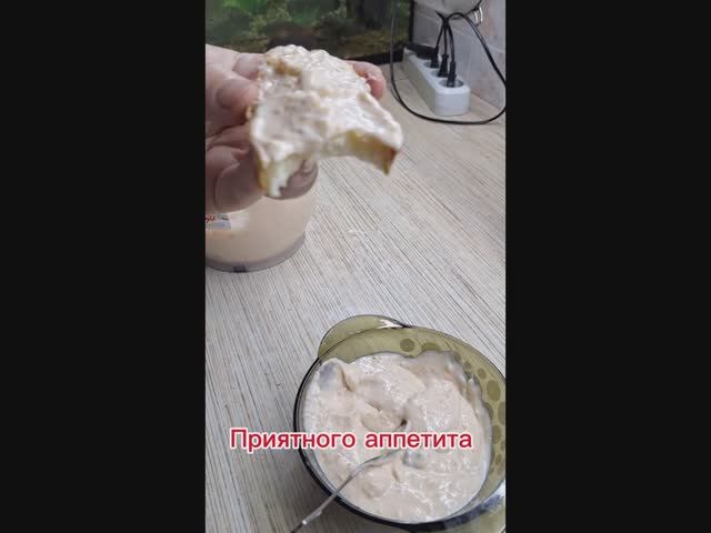 Сынуля научил готовить намазку на хлеб.Это супер намазка.