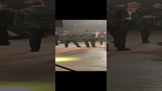 Льётся музыка. Хор Турецкого