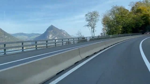 The road to Interlaken (Switzerland)