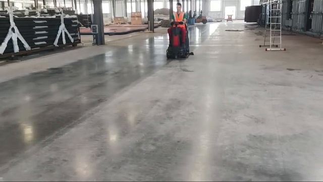 Поломоечная машина с местом для оператора