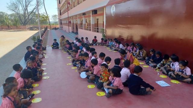 Christ Kindergarten YELLOW DAY