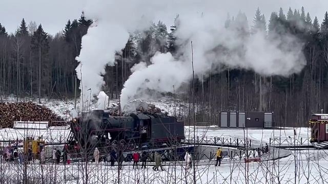 Горный парк Рускеала. Ретро поезд