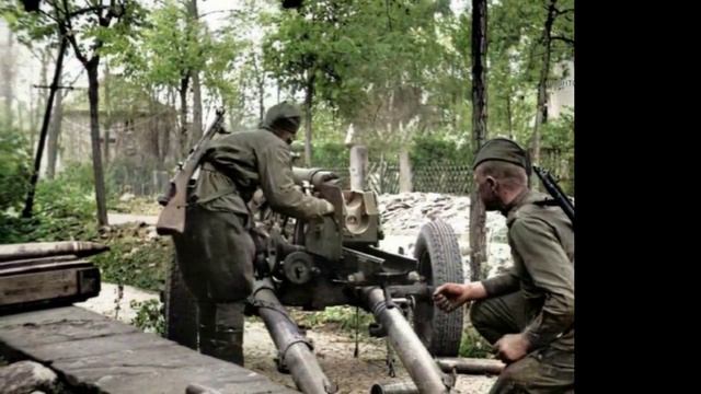 Фронтовые кинооператоры в Берлине.