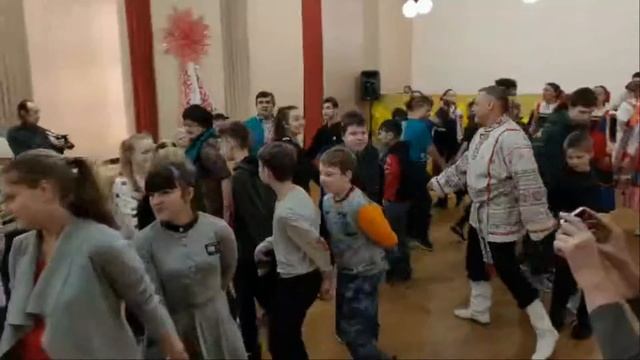 Музыкально-танцевальная программа масляничной вечоры/ www.krasnoturinsk.info