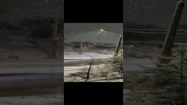 Снег за окном