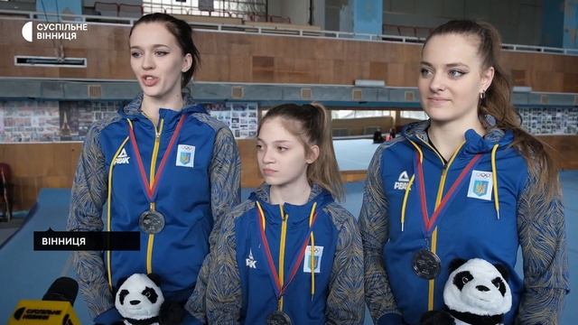 Вінницькі акробати готуються до змагань у Бельгії