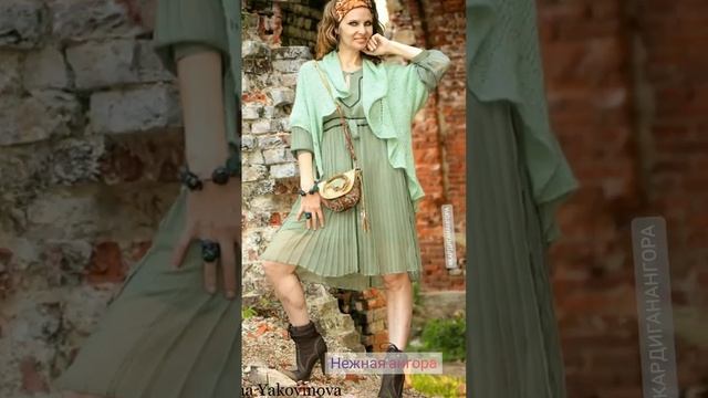 Джемпер ручной работы, связан на спицах .