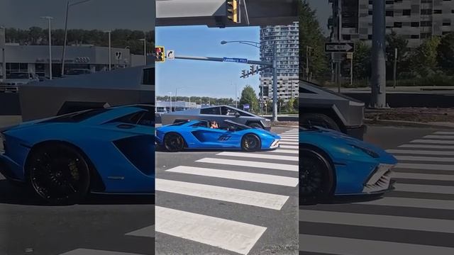 Tesla Cybertruck обогнал Lamborghini Aventador в на улицах США: гонщиками заинтересовалась полиция