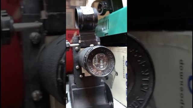 Винтажный магазин старых вещей.