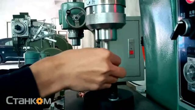Настольный пневматический орбитальный клепальный станок RM-B8