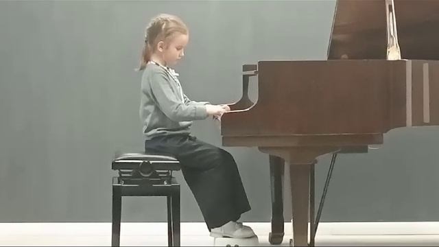 Goedike Sonatina C Major/Гедике Сонатина До Мажор. Vasilisa Bachurina 6 years old