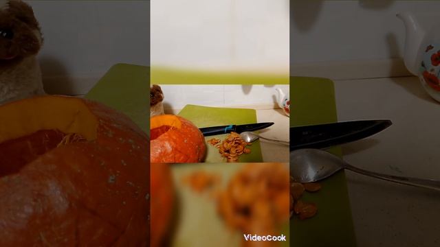 Тыквенный латте и хелоунская тыква.