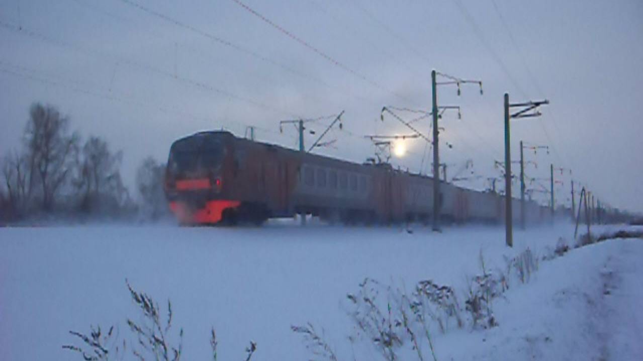 Электропоезд ЭД9М-0154. Нейтральная вставка.