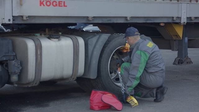 Монтаж и демонтаж браслетов противоскольжения EUROPART для грузовых автомобилей