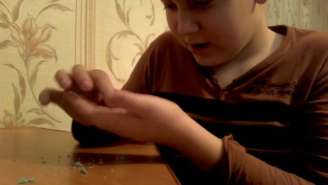 Смешиваю лизуна и кинетического писка