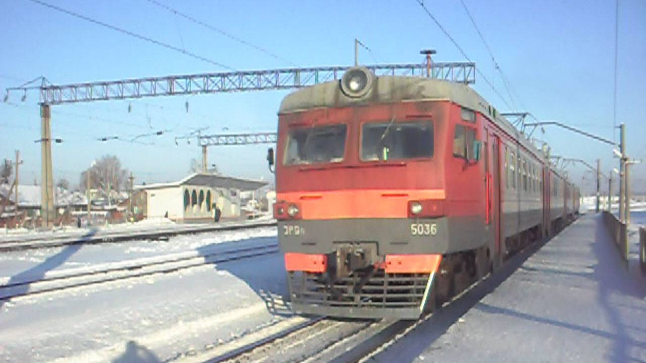 Служебный поезд ЭР9МК-5036/5037