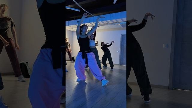 Как проходит занятие по Hip Hop?
