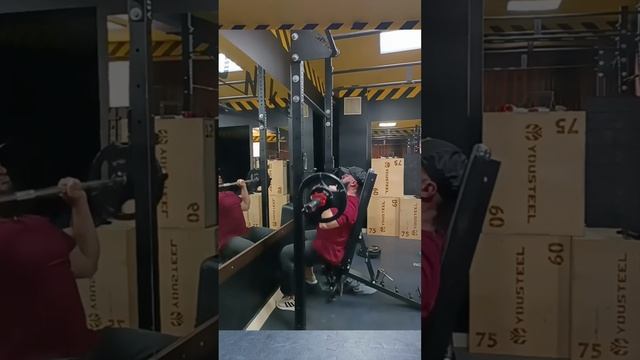 Тренировка дельт.
