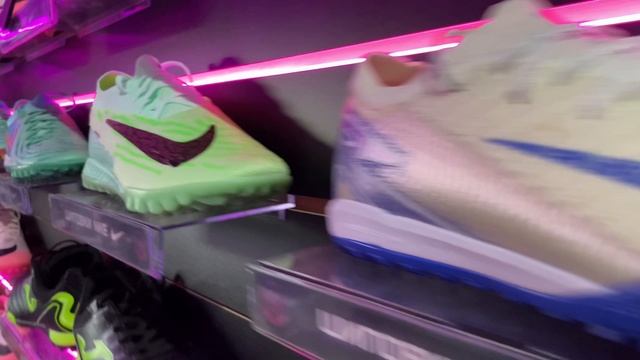 TRK BOOTS OF CHAMPIONS футбольный магазин.mp4