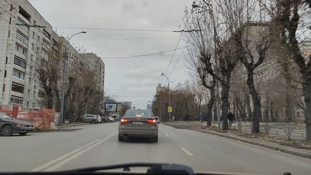Едем по утреннему Екатеринбургу, потом в Кванториум.mp4