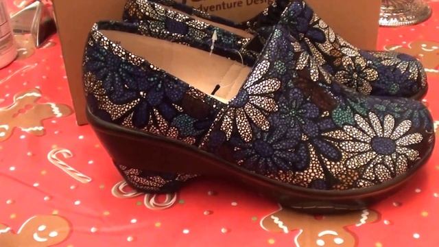 Macy's Jambu Women's Miro Clogs Blue Floral shoes