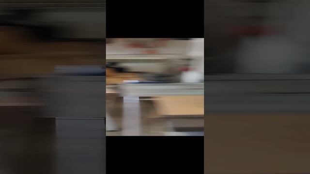 Кино о том, как работают столярные и товарные блогеры.