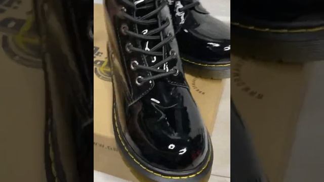 Dr. Martens черные низкая плтаформа БЕЗ меха
