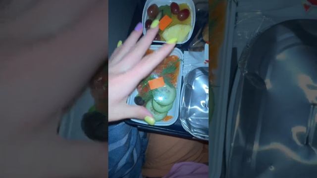 Чем кормят в самолете? Завтрак китайские авиалинии