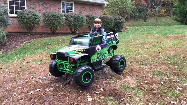 Monster Jam Grave Digger 24-Volt Battery Powered Ride-On Power Wheels