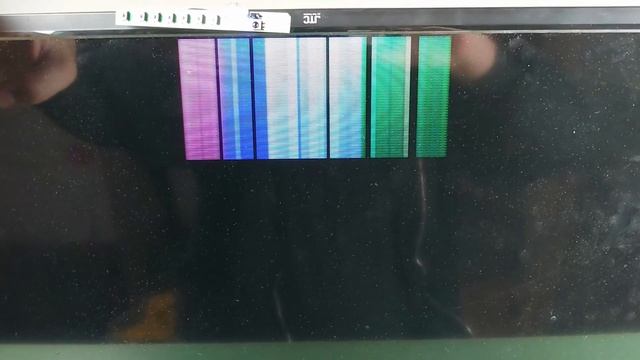 Smart TV mit blaue Streifen im Bild - Panel Reperatur - MAX REPARIERT