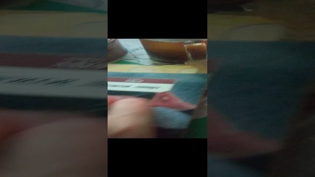 Завтрак: сендвич, солёные огурцы, дурные мысли и усталость)