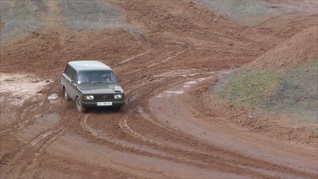 Грязевые покатушки на ВАЗ 2104 по треку "Кривбасс-экстрим".