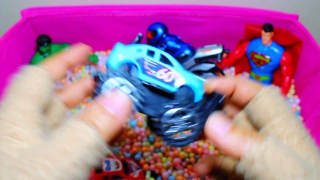 Disney Pixar Cars Unboxing Review || Lighting McQueen||Cars World